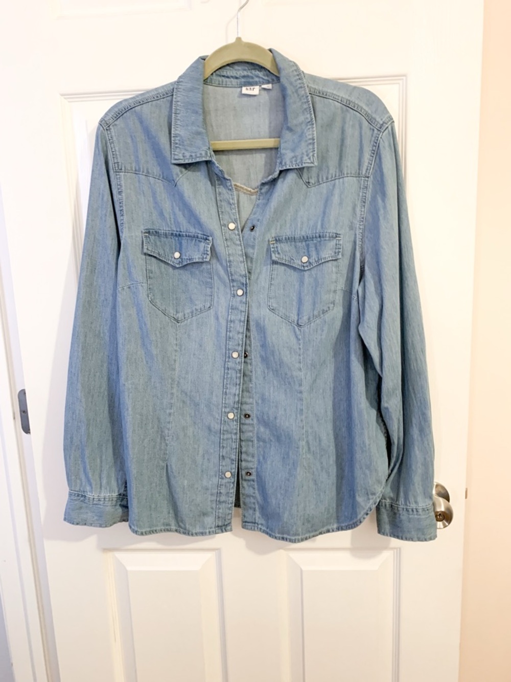 Gap Light  Wash Denim Button-Up Shirt - size XL